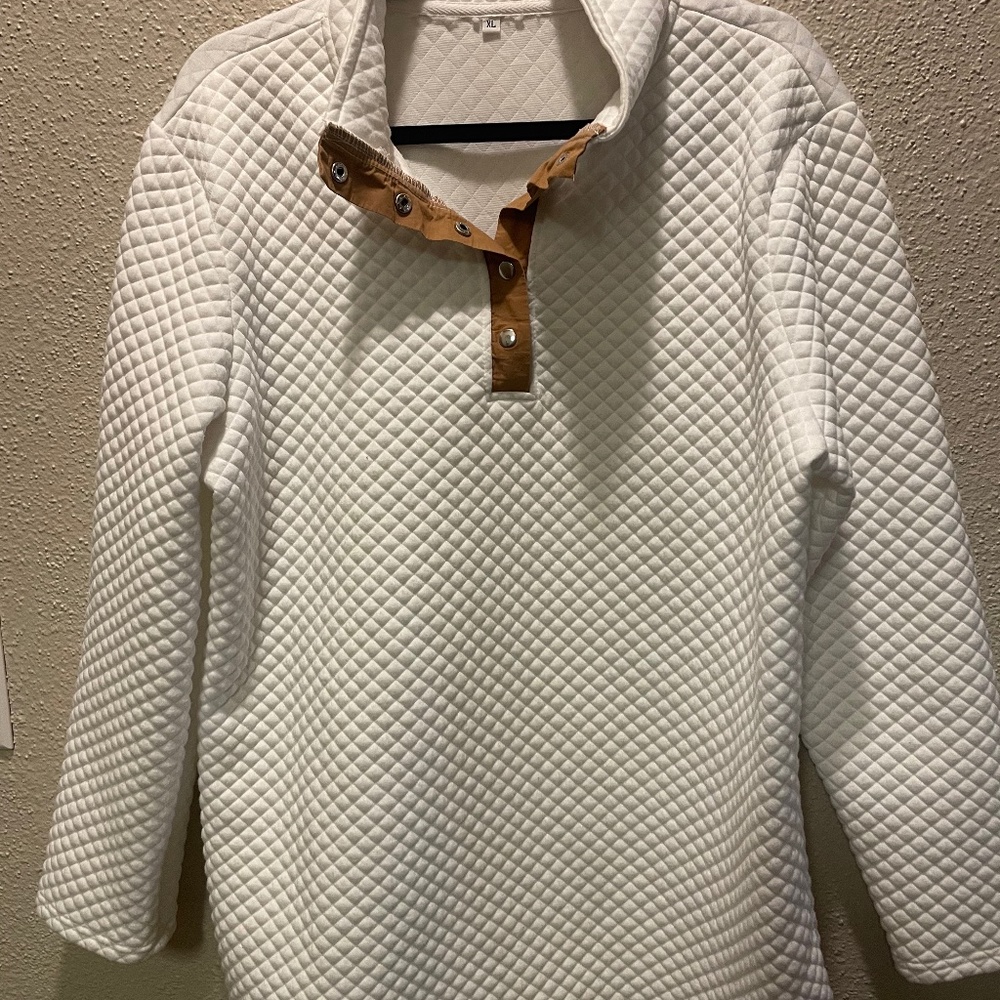 White pullover- size XL